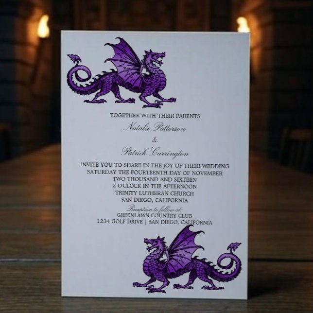 Lila Medieval Dragon Bröllopsinbjudan Inbjudningar (Purple Medieval Dragon Wedding Invite)
