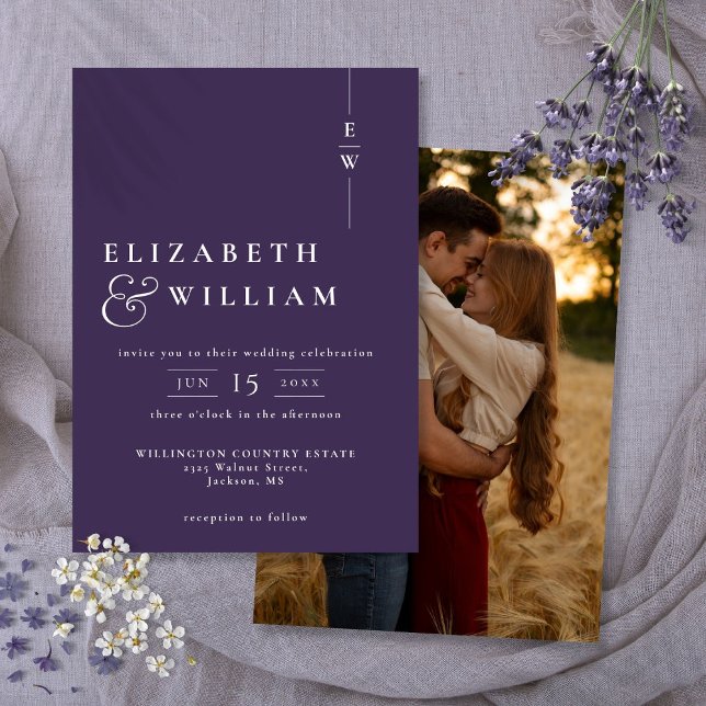 Lila Modern Elegant Monogram Photo Bröllop Inbjudningar (Purple Modern Elegant Monogram Photo Wedding Invitation)
