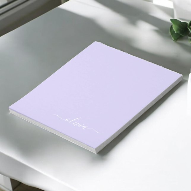 Lila Modern Snygg Skript Flickaktig Monogram Namn Anteckningsblock (Skapare uppladdad)