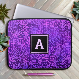 Lila monogram löv mönster typografi chic med fet laptop fodral