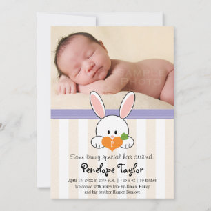 LILA MONOGRAMMED BUNNY RABBIT-FÖDELSEMEDDELANDE MEDDELANDE