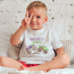 Lila Monster Lastbilar Birthday Boy T Shirt<br><div class="desc">Påskynda upphetsningen för ditt barns födelsedag med våra Editable Monster Lastbilar party-servar! Dessa vibrerande tallrikar är adorberade med ett berömvärt monster lastbilar i en livlig vattenfärgsdesign, som lägger till en stänk roligt i firande. Låt tallrikar inleda en oförglömlig och energisk atmosfär i party. Få redot att reparera roligten och göra...</div>