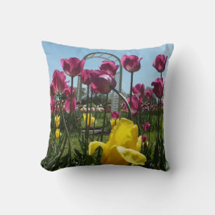 Lila N Gult Garden Tulips Dekorativ kudde