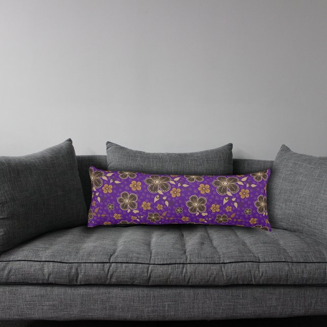 Lila naturliga blomkuddar kroppskudde (Skapare uppladdad)