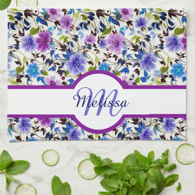 Lila och blå blomstergods med personlig text kökshandduk (Vikta)