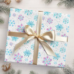 Lila och Blue Winter Snöflingor Presentpapper<br><div class="desc">Denna elegant och denna glamorösa papper är mångsidig och kan användas för ge gåvor eller konstprojekt och hantverksprojekt. Det är idealiskt för alla tillfälle som jul, födelsedagar, bröllop, möhippor, babyduschar, årsdagar eller allmänna gåvor. Konstruktionen har vattenfärgsköldpaddor blå och lila faux glitter snöflingor och gnistor på vit bakgrund. Grafik efter www.etsy.com/uk/shop/SunflowerDayLove...</div>
