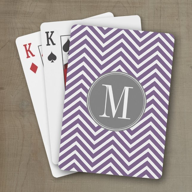 Lila och Grått Chevron Mönster med Monogram Kortlek (Personalized playing cards with an area for text such as a name or monogram)