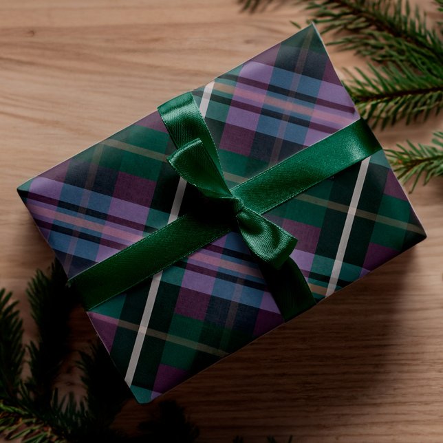 Lila och Grönt i Festive Snyggt Mörk Play Mönster Presentpapper (Festive Stylish Dark Purple & Green Plaid Pattern Wrapping Paper)