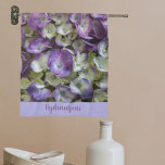 Lila och Gult Hydrangea Botanisk Blommigt Kökshandduk<br><div class="desc">Vackra,  ömtåliga och feminina lilor och gräddvita Hydrangea-blommar täcker denna botaniska kökshandduk av blommigt med originalfotografi av JLW_Photography,  som färska blommor raka från en stugträdgård i land. Anpassa till Namn som du vill.</div>
