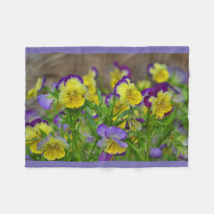 Lila och Gult Violas Fleecefilt