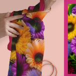 Lila och Orange för Rosa Sjal<br><div class="desc">I den här teckningen finns det en känslig aprikosmodell ro,  och fantastisk och lila blommor som bara finns i min fantasi. Den föreställningen möjliggjordes med AI-konsten.</div>