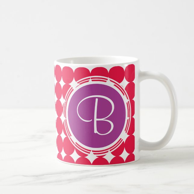 Lila och röda prickiga monogram kaffemugg (Höger)