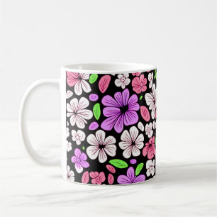 Lila och rosa blommor och kronbladsmönster svart kaffemugg