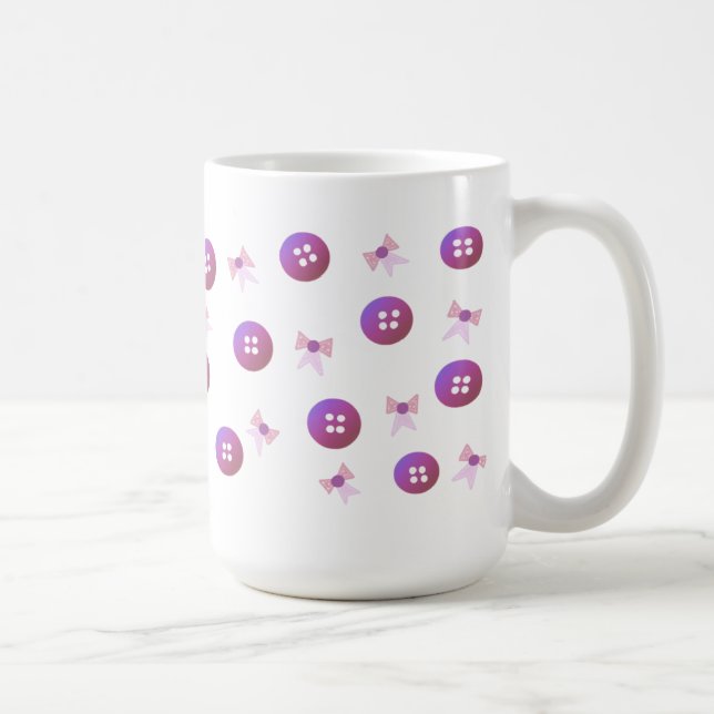 Lila och rosa knappar och slingor kaffemugg (Höger)