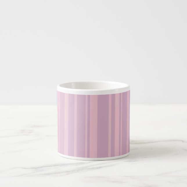 Lila och rosa linjemönster espressomugg (Framsidan)