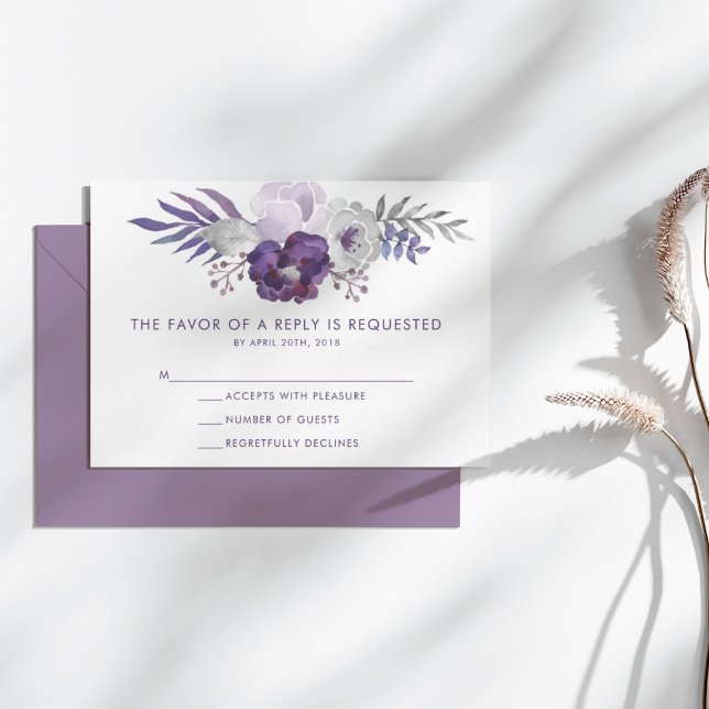 Lila och silver akvarellblommig bröllops-RSVP OSA Kort (Purple and Silver Watercolor Floral Wedding RSVP)