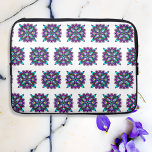 Lila och svart, mystikfärgad Mandala Laptop Fodral<br><div class="desc">Söt,  färgstark svart och lila mandala hand plockade art.</div>
