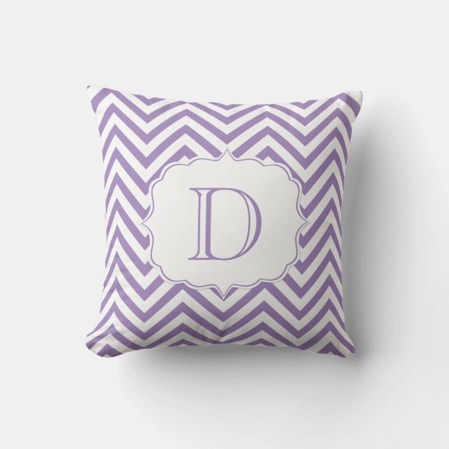 Lila och vit Chevron Mönster Monogram Kudde (Framsida)