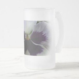 Lila och vit pensé frostat ölglas