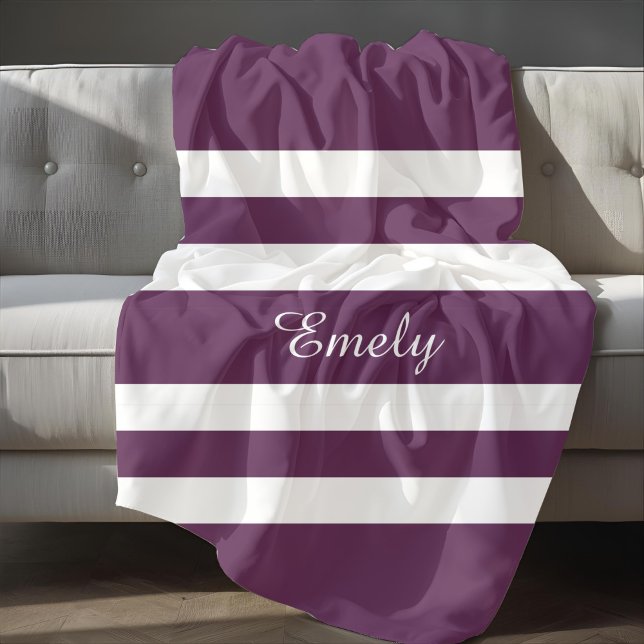 Lila och vita ränder Mönster Namntryck Fleecefilt (Purple And White Stripes Pattern Name Print Fleece Blanket)