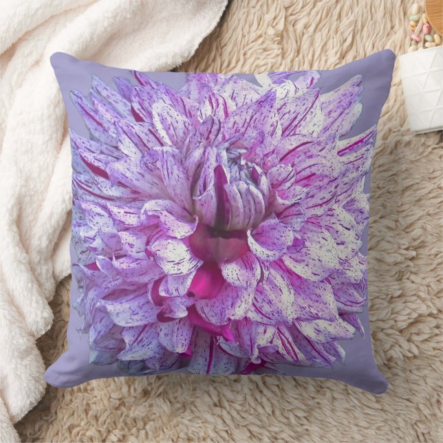 LILA OCH VITE DAHLIA/ BLOMMIGT KUDDE (Filt)