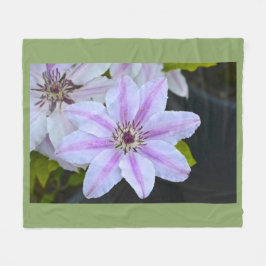 Lila och White Clematis Fleecefilt