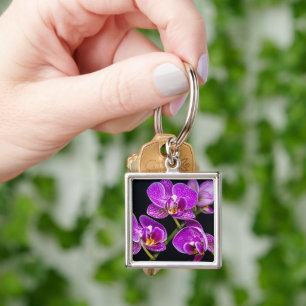 Lila orchid fyrkantig silverfärgad nyckelring