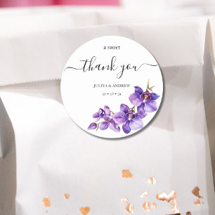 Lila orchid och vitt skript bröllop runt klistermärke