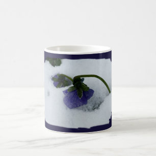 Lila på snö kaffemugg