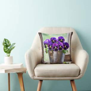 Lila Pansy Bouquet Kudde