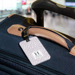 Lila | Pastel Leopard Skriv ut Monogram Bagagebricka<br><div class="desc">Chicens bagagemärke med monogrammet är en mjukare pastellform som tar sig an trenden för djurtryck,  med en blek lilac lila och en vit leopard print mönster. Anpassa med det första monogrammet och namn på framsidan och lägg till kontaktinformationen på baksidan med vita bokstäver på en kontrasterande djup träkolbakgrund.</div>
