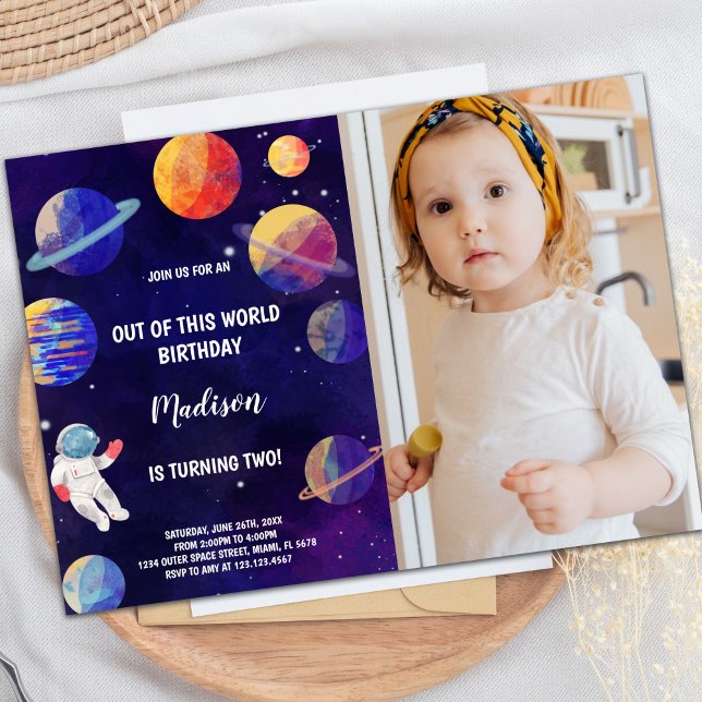 Lila Planets Galaxy-inbjudningar med foto Inbjudningar (Purple Planets Galaxy Invitations with photo)