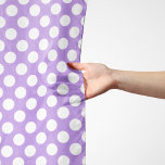 Lila Polka dots, Polka Dot Mönster, Dit, Dit Sjal<br><div class="desc">Cute,  roligt och adabel polarprick mönster i lila och vitt färg. Modern gåva och trendig,  perfekt för polka dots älskare i ditt liv.</div>