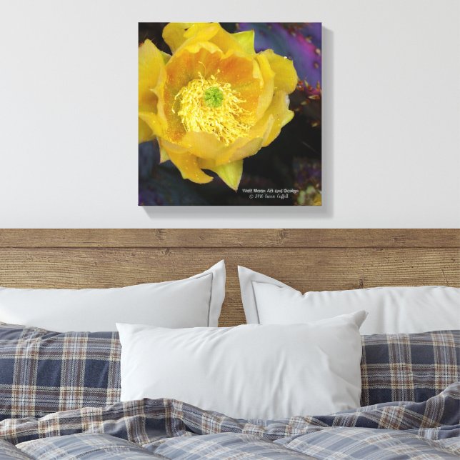 Lila prickly pear opuntia cactus gula blommor canvastryck (Insitu (sovrum))