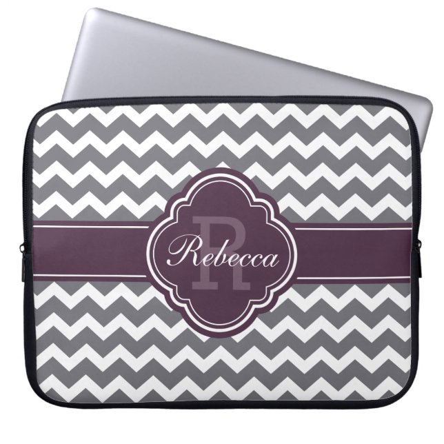 Lila Quatrefoil Monogram Grått Chevron Mönster Laptop Fodral (Framsidan)
