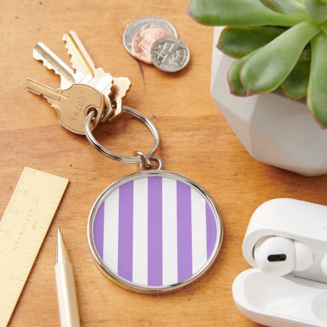 Lila Rand, Vita Rand, Stripe Mönster Rund Silverfärgad Nyckelring (Skrivbord)
