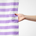 Lila Rand, Vita Rand, Stripe Mönster Sjal<br><div class="desc">Elegant,  snyggt och sofistikerat rand i lila och vitt färg. Modern gåva och trendig,  perfekt för rand älskare i ditt liv.</div>