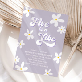 Lila Retro-Daisy fem är en vibe-födelsedag Inbjudningar