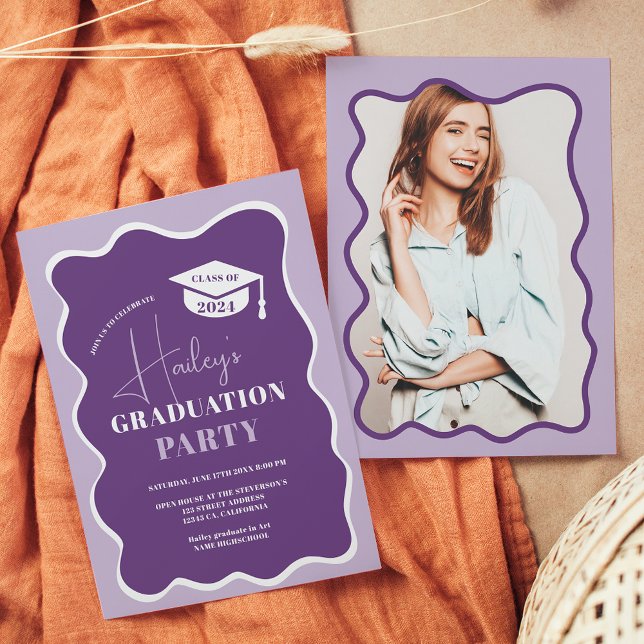 Lila retro vågigt ram-foto studenten inbjudningar (Purple retro wavy frame photo graduation invitation)