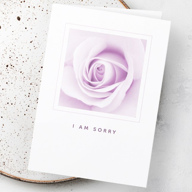 Lila ro, jag beklagar att jag är böjd kort (Purple rose I am sorry apology folded Card)