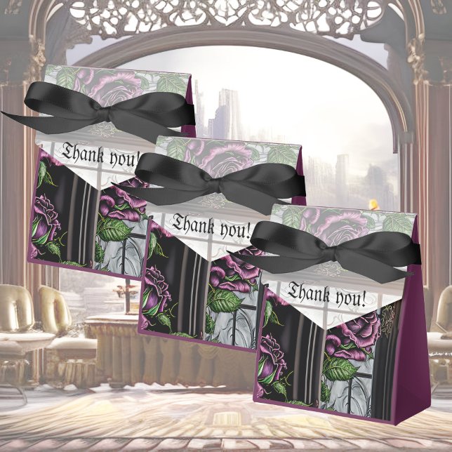Lila ro vid fönstret - gothic stil bröllop presentaskar (Skapare uppladdad)
