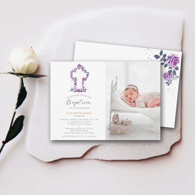 Lila Ro Vita Kor Baby Småbarn Fotodobaptism Inbjudningar (purple roses white cross floral frame baby girl baptism christening invitation elegant modern classy)