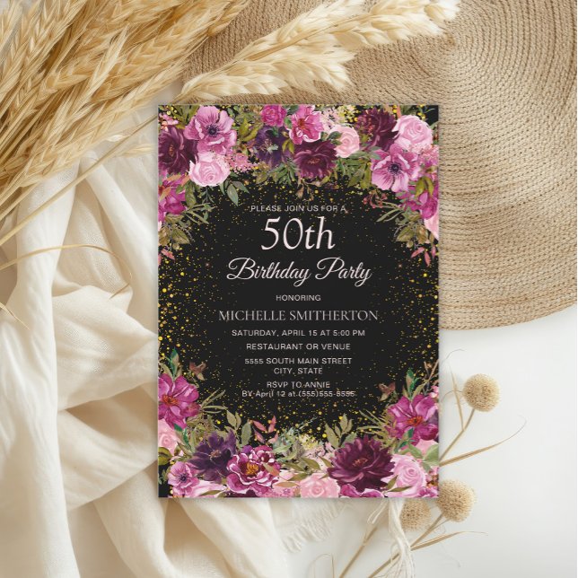 Lila Rosa Blommigt Glitter Black 50:e födelsedagen Inbjudningar (Elegant burgundy and pink watercolor floral on black 50th birthday party invitation)