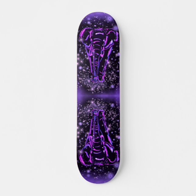 Lila Rosa Elephant Skateboard in Starry Night (Framsida)