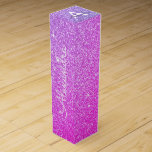 Lila Rosa Glitter & Gnistra Monogram Presentask För Vinflaska<br><div class="desc">Lila och Rosa Ombre Faux Glitter och Gnistra Elegant Presentask för Vinflaska. Den här Presentask för Vinflaska kan anpassas så att den omfattar ditt första och första namn och gör en underbar födelsedagsfest,  årsdag,  bachelorette-fest,  möhippa-gåva.</div>