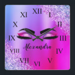 Lila Rosa Monogram Glitter Eyelash Modern Fyrkantig Klocka<br><div class="desc">Lila och Rosa Faux Foil Metallic Gnistra Glitter Brushed Metall Monogram Namn och Initial Eyelash (Lash),  Eyelash Extensions och Ögon Söta väggklocka. Utformningen gör perfekten söt 16-årsjubileum,  bröllop,  möhippa,  årsdag,  babydusch eller bachelorette-festgåva till någon som tittar för ett trendig coola stil.</div>