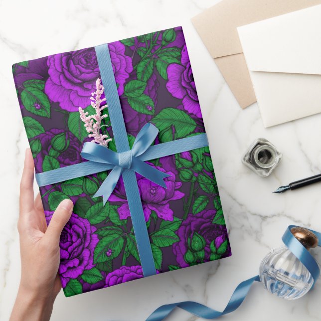 Lila rosor presentpapper (Gifting)
