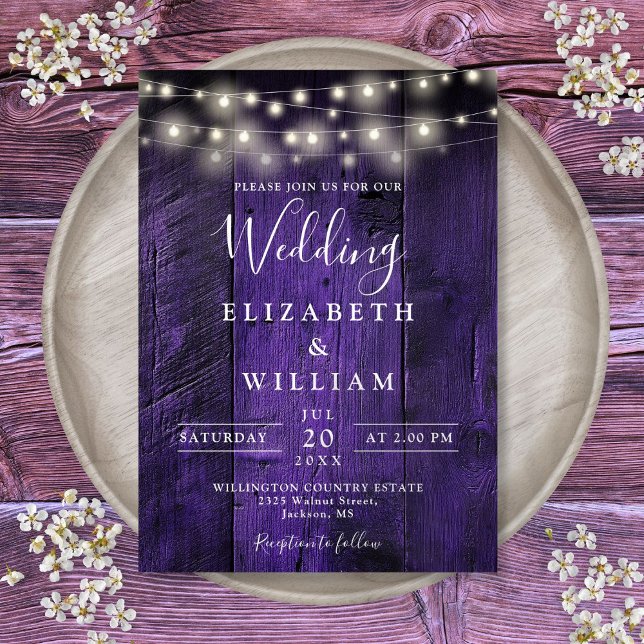Lila Rustic Barn Wood String Ljus Bröllop Inbjudningar (Purple Rustic Barn Wood String Lights Wedding Invitation)