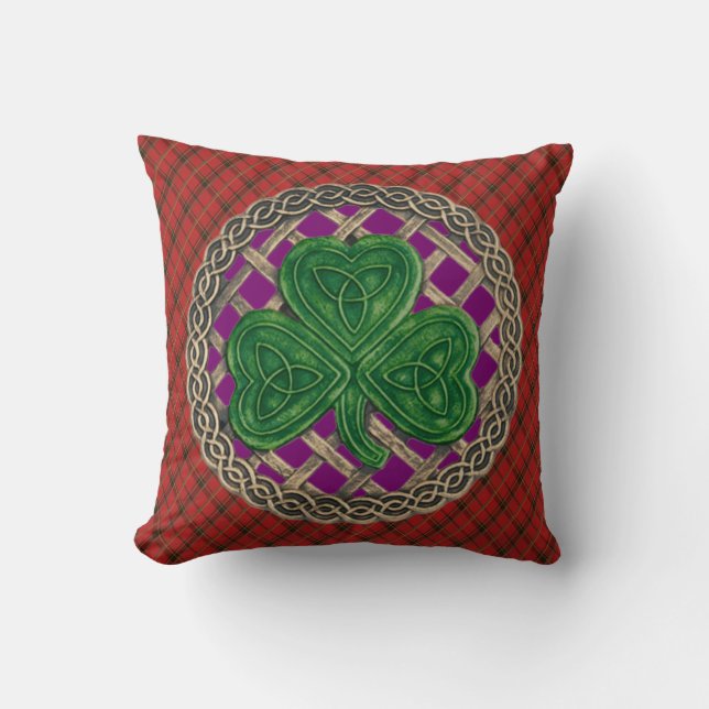 Lila Shamrock Celtic Knots on Red Play Kudde (Framsida)