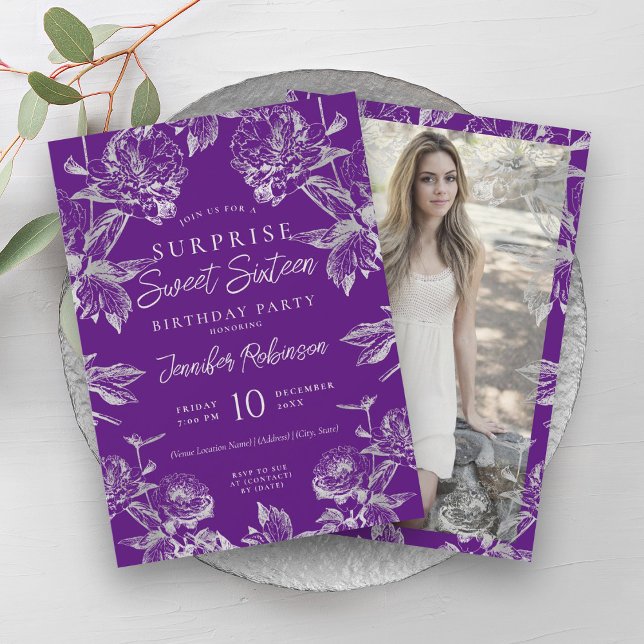 Lila Silver Blommigt Photo SURPRISE Sweet 16 Inbjudningar (Purple Silver Floral Photo SURPRISE Sweet 16 Invitation)